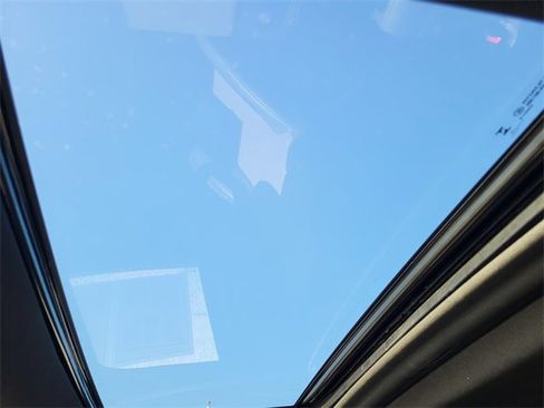 Used 2023 Chevrolet Silverado 1500 ZR2 w/ Technology Package image 10