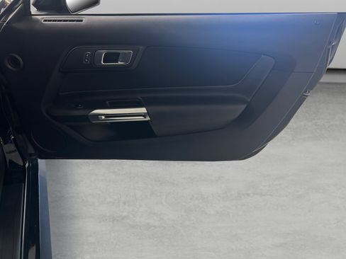 Used 2019 Ford Mustang Coupe RWD image 16