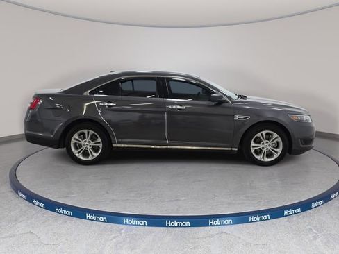 Used 2017 Ford Taurus SE image 5