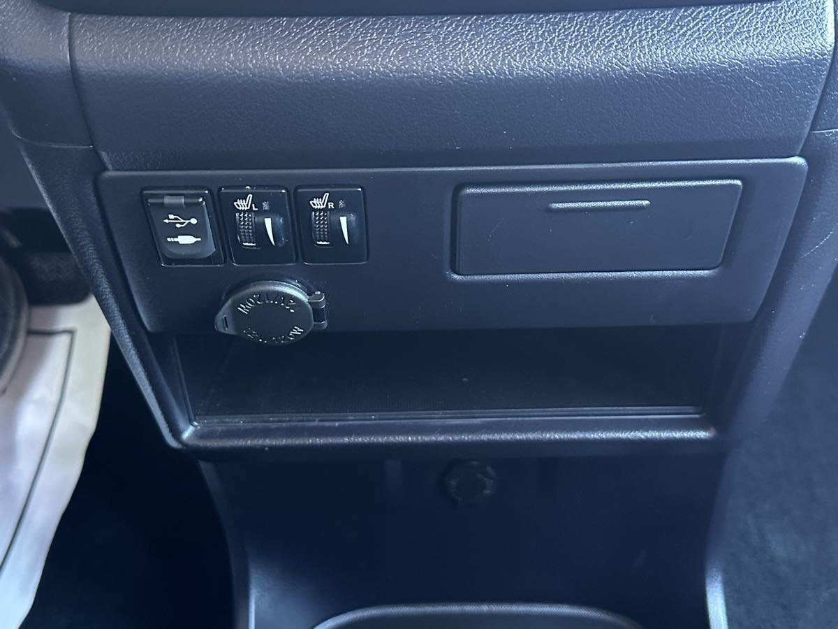 Used 2017 Toyota Sienna SE w/ SE Preferred Package FWD image 39