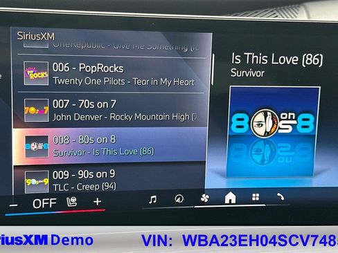 Used 2025 BMW 740i w/ Premium Package image 39