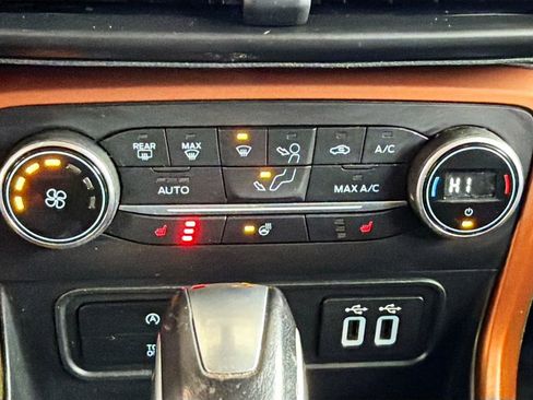 Used 2018 Ford EcoSport SES w/ SES Cold Weather Package image 16