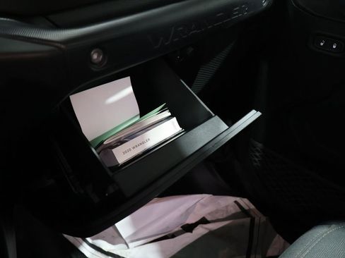 Used 2020 Jeep Wrangler Unlimited Sport S image 38