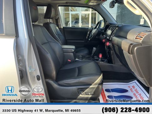 Used 2020 Toyota 4Runner Venture w/ Moonroof Package image 27