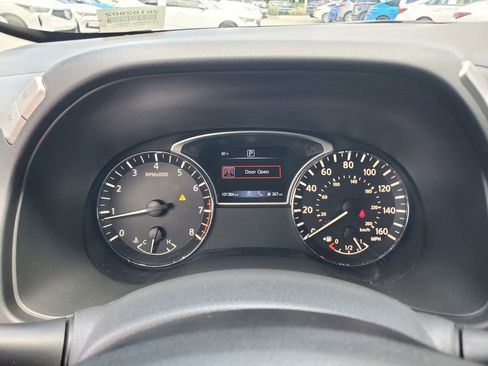 Used 2019 Nissan Pathfinder SV FWD image 25