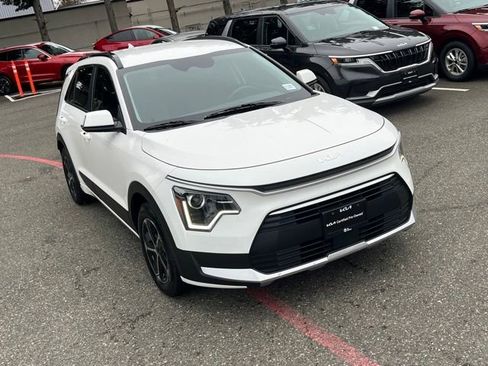 Certified 2023 Kia Niro EX image 5