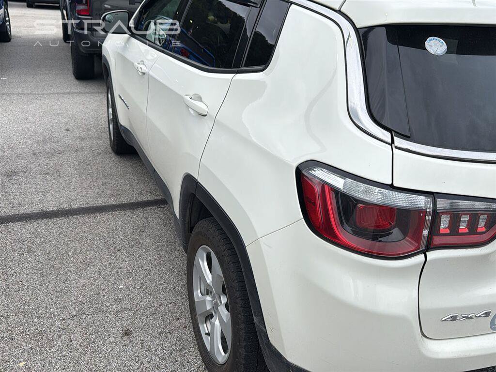 Used 2019 Jeep Compass Latitude w/ Popular Equipment Group AWD/4WD image 9