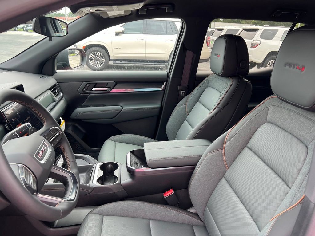 New 2027 GMC Terrain AT4 w/ LPO, Black Badging Package AWD/4WD image 9