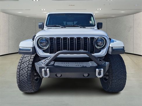 Used 2024 Jeep Gladiator Sport image 8