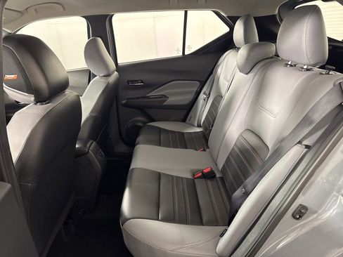 Used 2021 Nissan Kicks SR w/ SR Premium Package FWD image 17