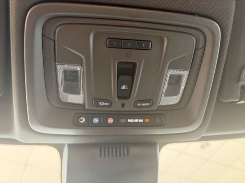 Certified 2025 Chevrolet Silverado 1500 LT AWD/4WD image 19