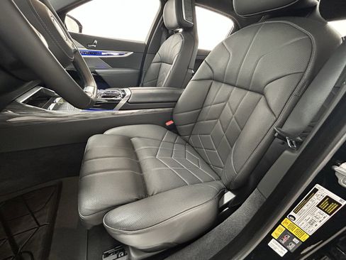 Used 2024 BMW i7 eDrive50 image 28