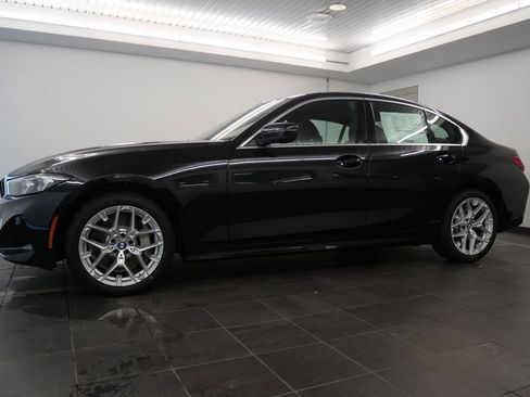 Used 2025 BMW 330i Sedan w/ Convenience Package image 2