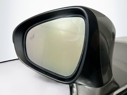 Used 2016 Lexus ES 350 w/ Luxury Package w/Wood Trim image 16