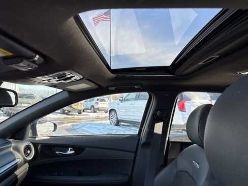 Used 2023 Kia Forte GT-Line w/ GT-Line Premium Package image 14