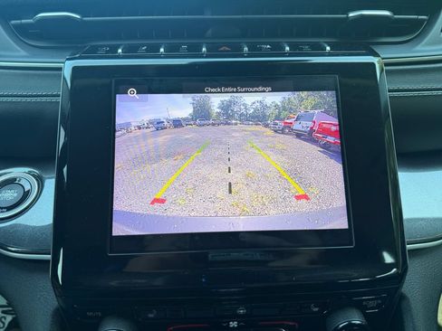 Used 2021 Jeep Grand Cherokee L Laredo w/ Luxury Tech Group I AWD/4WD image 32