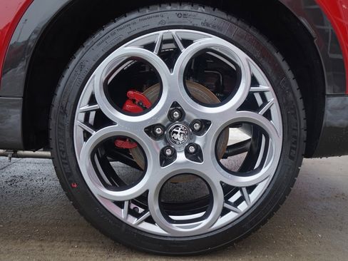 New 2024 Alfa Romeo Tonale Veloce image 8