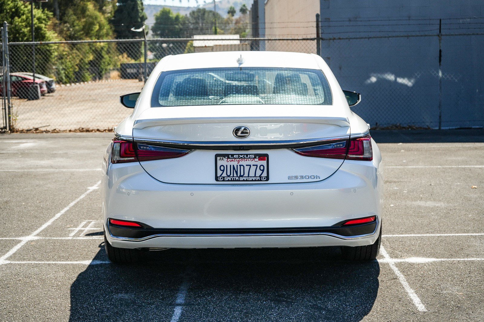 Used 2025 Lexus ES 300h w/ Premium Package FWD image 5