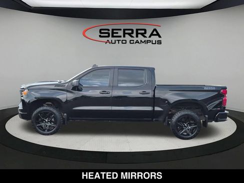Used 2022 Chevrolet Silverado 1500 Custom Trail Boss w/ Midnight Edition AWD/4WD image 8