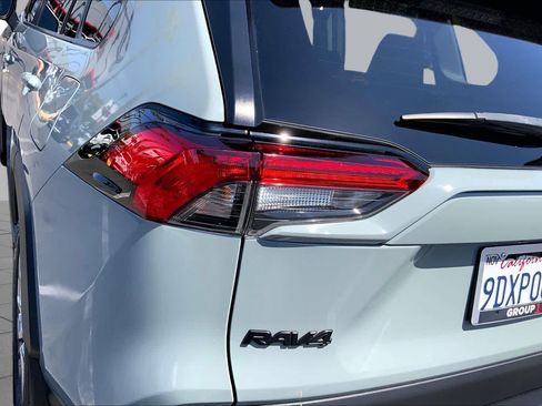 Used 2022 Toyota RAV4 XLE Premium FWD image 28