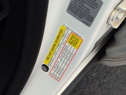 Used 2018 Buick Envision Essence FWD image 15