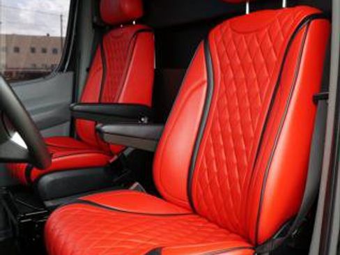 Used 2015 Mercedes-Benz Sprinter 2500 image 29