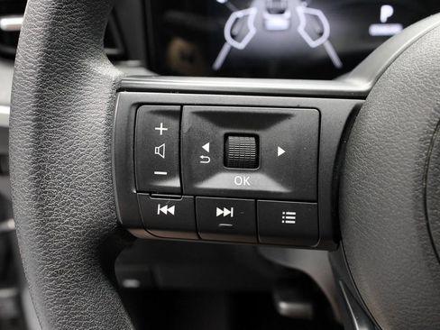 Certified 2025 Nissan Kicks SV AWD/4WD image 26