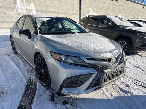 Used 2023 Toyota Camry XSE image 3