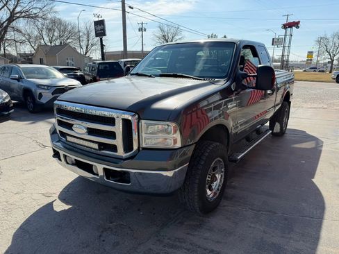 Used 2005 Ford F250 Lariat AWD/4WD image 4