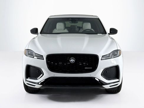 Used 2025 Jaguar F-PACE R-Dynamic S image 8