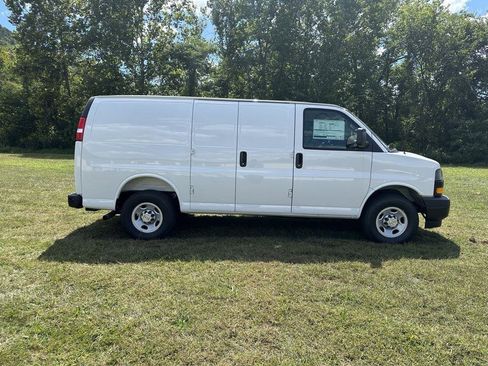 New 2025 Chevrolet Express 3500 w/ Driver Convenience Package image 5