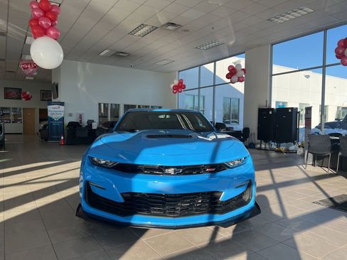Used 2022 Chevrolet Camaro SS image 2
