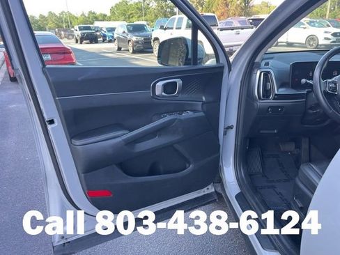 Used 2024 Kia Sorento S w/ Panoramic Sunroof Package FWD image 4