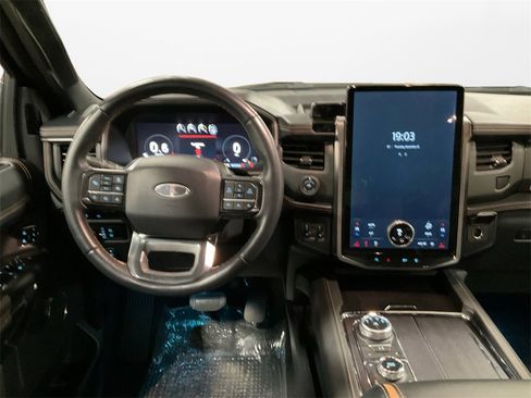 Used 2024 Ford Expedition Max Platinum image 11