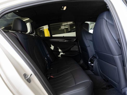 Certified 2022 BMW M5 w/ Competition Package image 33