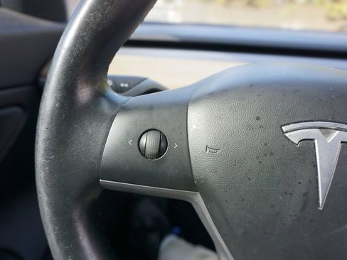 Used 2019 Tesla Model 3 image 6