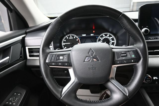 Used 2024 Mitsubishi Outlander SE FWD image 8