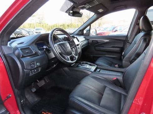 Certified 2022 Honda Passport TrailSport image 2