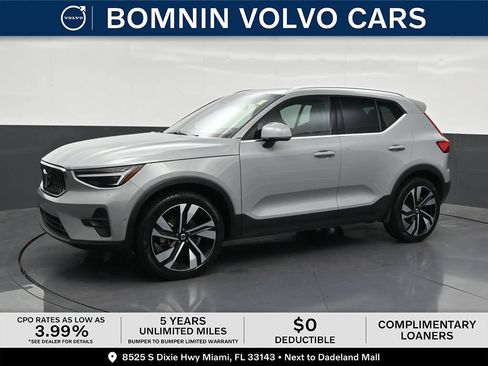 Used 2024 Volvo XC40 B5 Plus AWD/4WD image 1