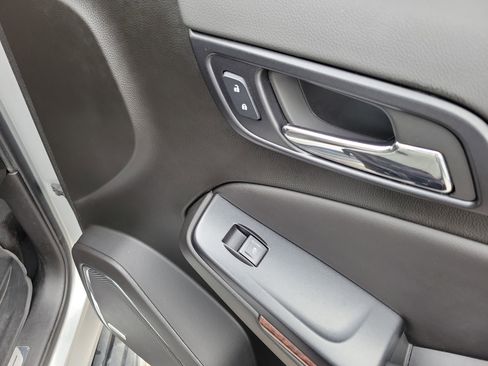 Used 2019 GMC Yukon XL SLT w/ Open Road Package image 11