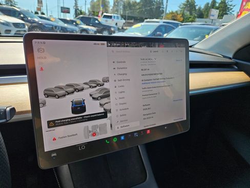 Used 2021 Tesla Model Y Long Range AWD/4WD image 24