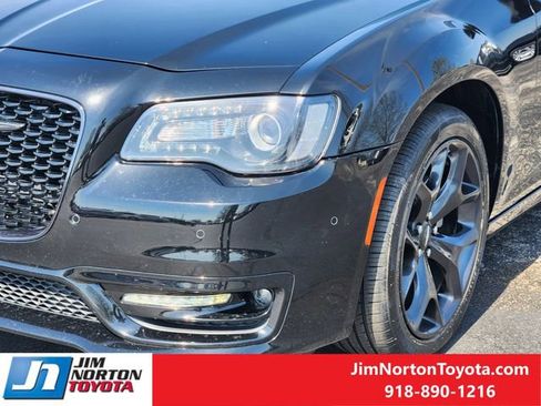 Used 2023 Chrysler 300 Touring L w/ Popular Equipment Group RWD image 11