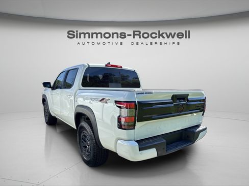 Used 2026 Nissan Frontier PRO-4X AWD/4WD image 3