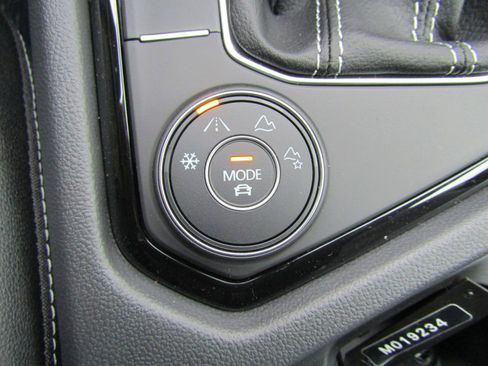 New 2024 Volkswagen Taos SE image 26