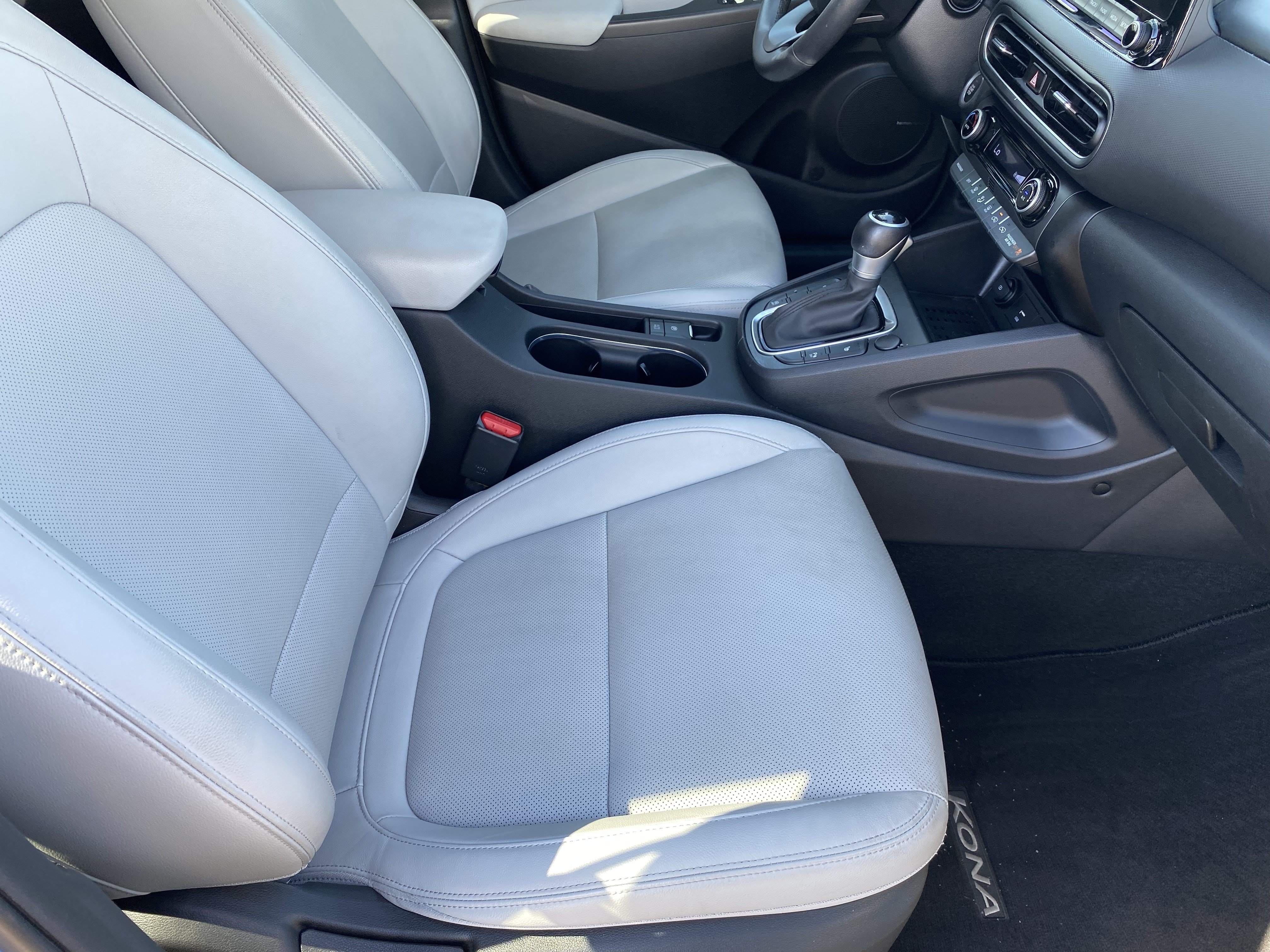 Certified 2022 Hyundai Kona Limited FWD image 11