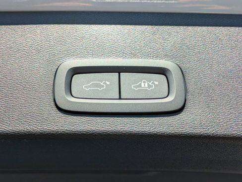 Used 2026 Volvo XC40 B4 Core image 14