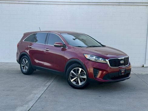 Used 2020 Kia Sorento FWD V6 image 1