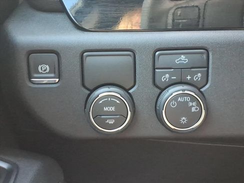 Used 2026 Chevrolet Silverado 1500 LT w/ Texas Edition Plus RWD image 20