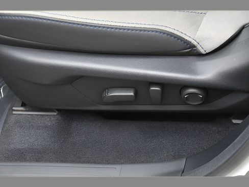 Used 2026 Subaru Forester Premium AWD/4WD image 34