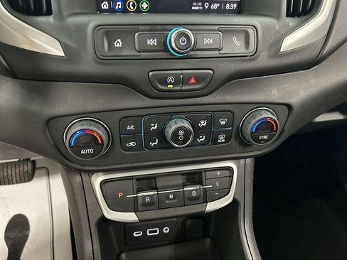 Used 2024 GMC Terrain SLE w/ Driver Convenience Package AWD/4WD image 16